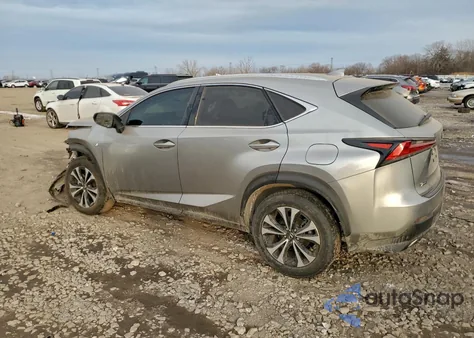 2021 Lexus Nx 300 Base z USA, uszkodzony, nr VIN JTJSARDZ8M2244022